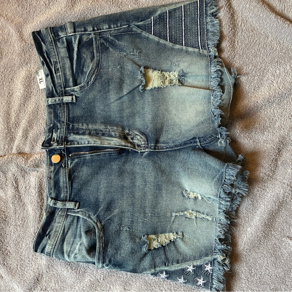 Frayed Hem Denim Shorts